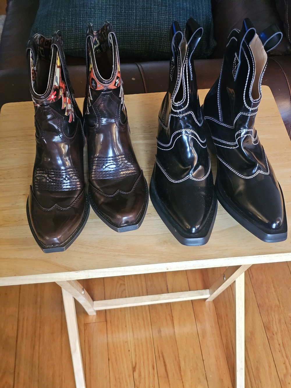 Circus by Sam Edelman WOMENS  Dark Brown Western Ankle Boots & EasyFox Black .